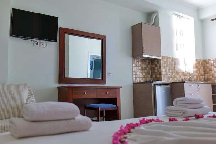 Imagen de la habitación del Hotel Chris. Foto 8