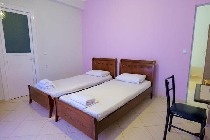 Imagen de la habitación del Hotel Chris. Foto 18