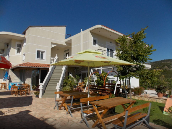 Imagen general del Hotel Chris, Ksamil. Foto 2