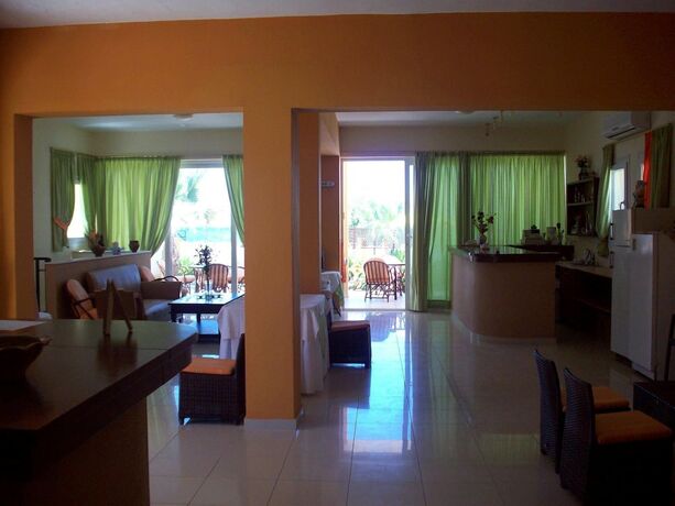 Imagen general del Hotel Chrisanna Apartments and Studios. Foto 4