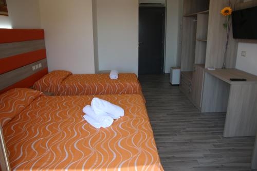 Imagen de la habitación del Hotel Chrismare. Foto 8