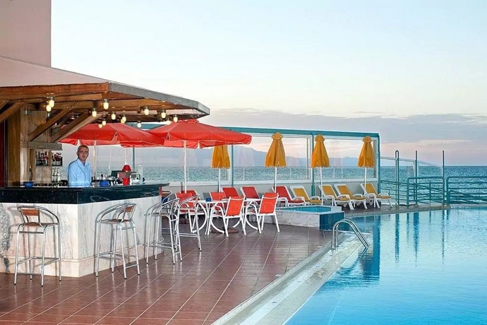 Imagen general del Hotel Chrispy Beach Resort. Foto 3