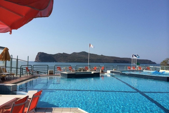 Imagen general del Hotel Chrispy Beach Resort. Foto 6