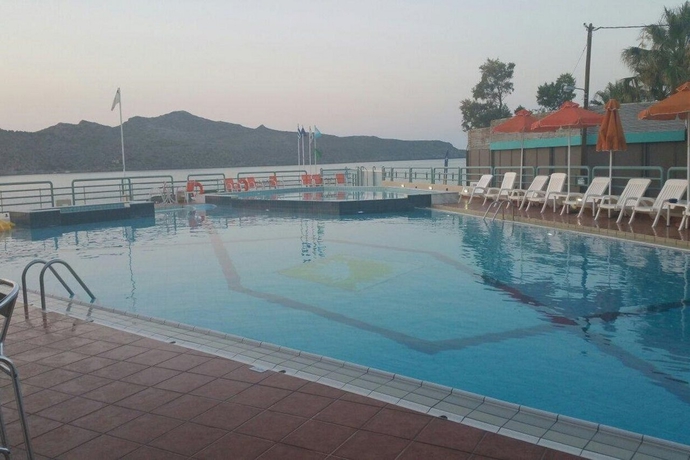 Imagen general del Hotel Chrispy Beach Resort. Foto 13