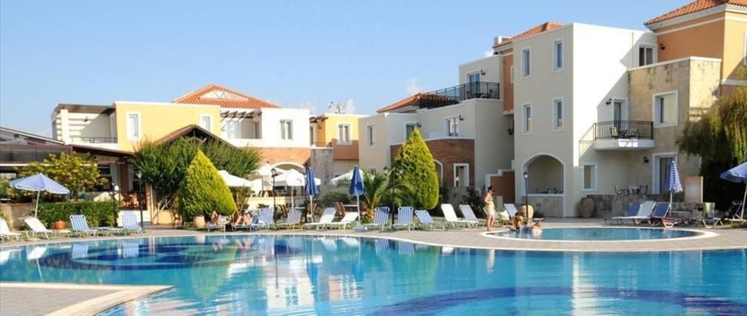 Imagen de la piscina del Hotel Chrispy Waterpark Resort. Foto 13