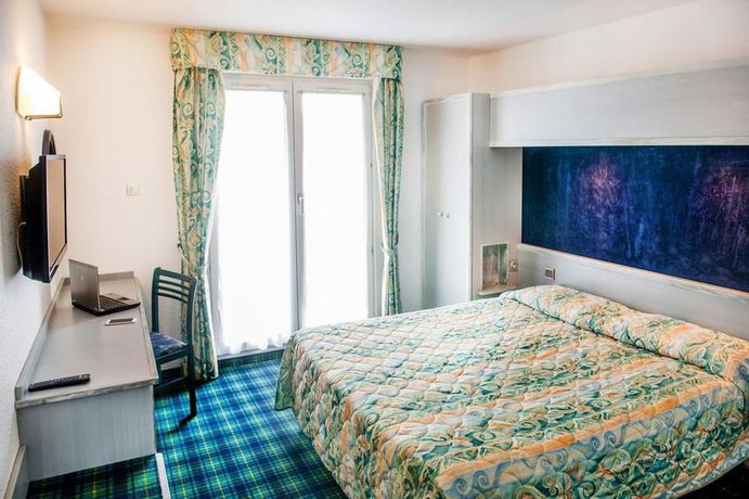 Imagen del bar/restaurante del Hotel Christ Roi. Foto 10