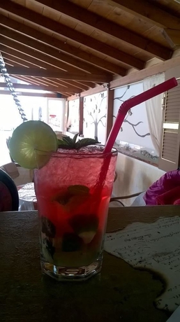 Imagen del bar/restaurante del Hotel Christakis. Foto 3