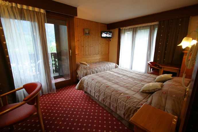 Imagen de la habitación del Hotel Chris-tal. Foto 2