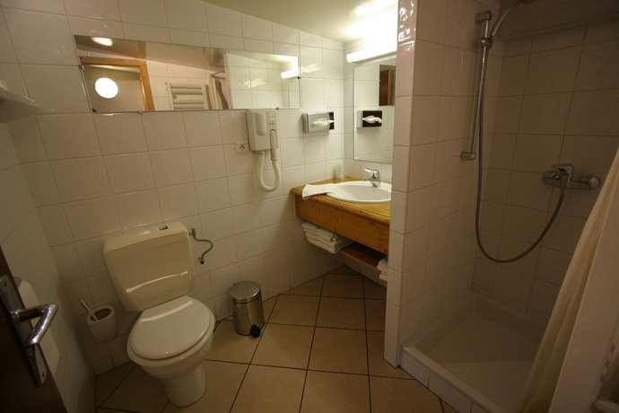 Imagen de la habitación del Hotel Chris-tal. Foto 7