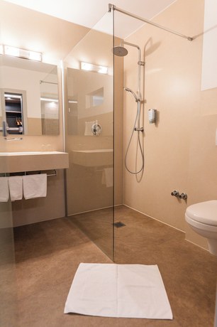 Imagen de la habitación del Hotel Christel. Foto 8