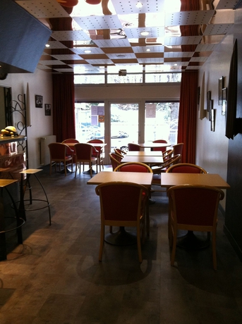 Imagen del bar/restaurante del Hotel Chris'tel. Foto 2