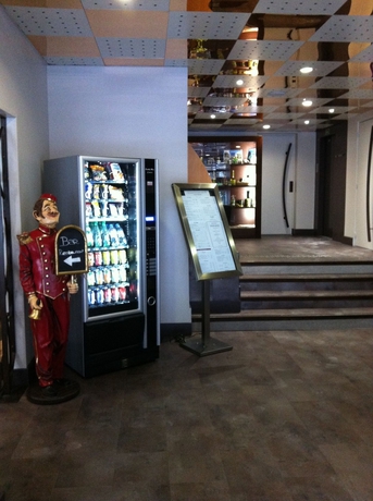 Imagen de los interiores del Hotel Chris'tel. Foto 14