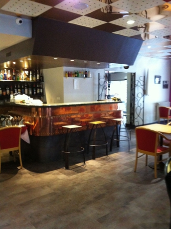 Imagen del bar/restaurante del Hotel Chris'tel. Foto 7