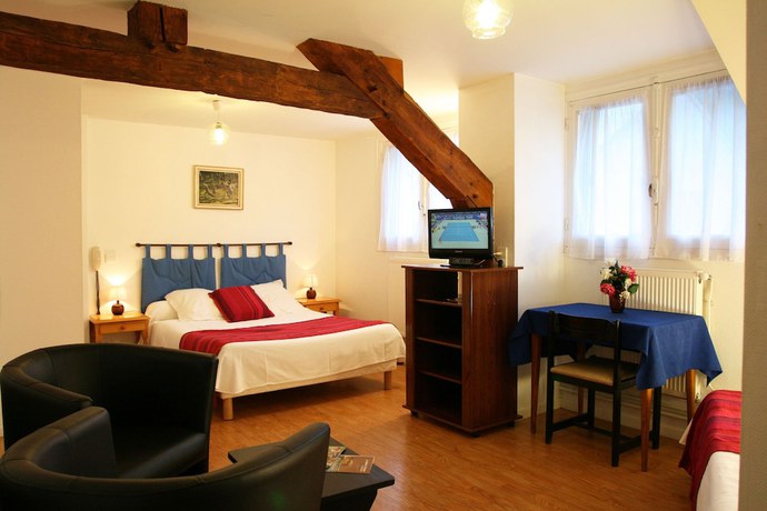 Imagen de la habitación del Hotel Christian, Cauterets. Foto 9