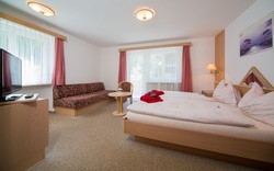 Imagen de la habitación del Hotel Christiania Saas Almagell. Foto 3