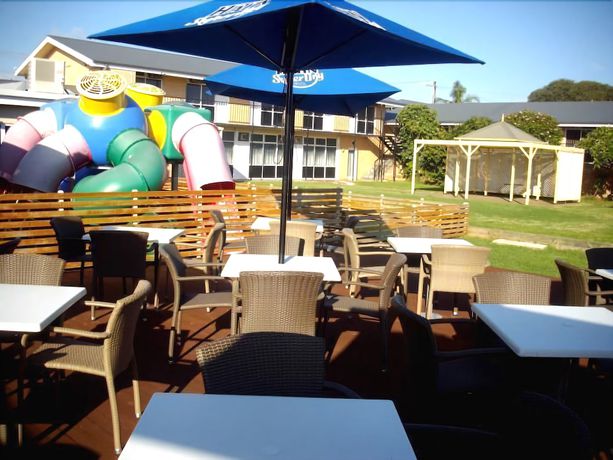 Imagen del bar/restaurante del Hotel Christies Beach. Foto 3