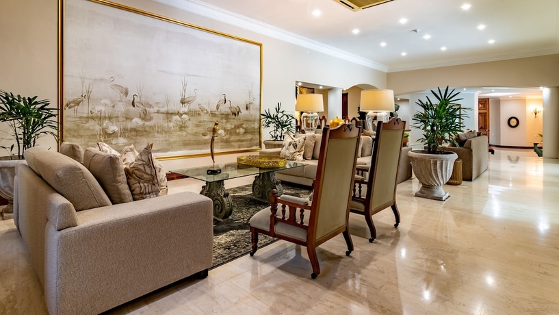Imagen de los interiores del Hotel Christie\'s at 32 on Russell. Foto 15