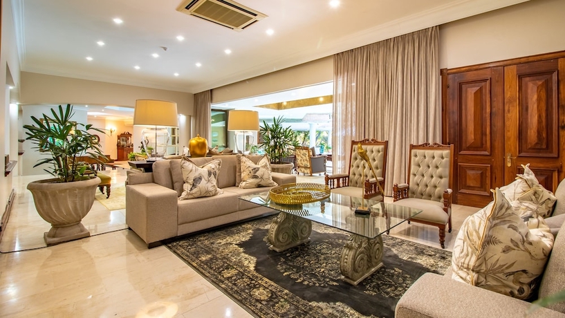Imagen de los interiores del Hotel Christie\'s at 32 on Russell. Foto 19