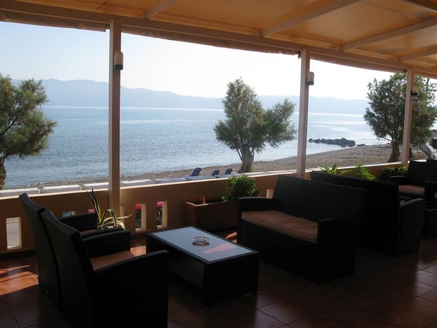 Imagen del bar/restaurante del Hotel Christina Beach. Foto 5