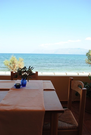 Imagen del bar/restaurante del Hotel Christina Beach. Foto 7