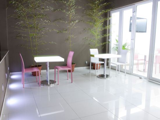 Imagen de los interiores del Hotel Christina, Bucarest. Foto 12