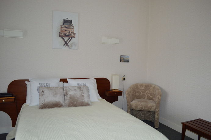 Imagen de la habitación del Hotel Christina, CHATEAUROUX. Foto 4