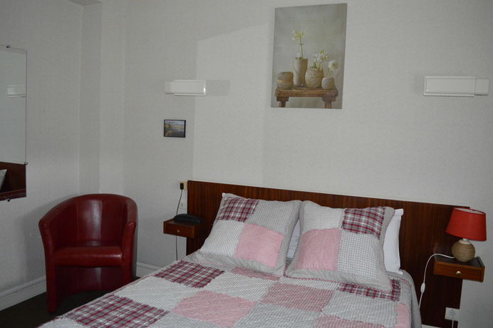 Imagen de la habitación del Hotel Christina, CHATEAUROUX. Foto 16