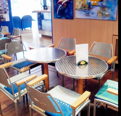 Imagen del bar/restaurante del Hotel Christina Lourdes. Foto 3