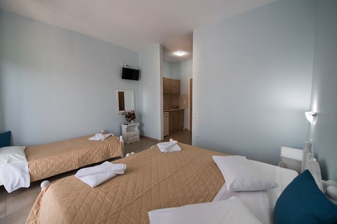 Imagen de la habitación del Hotel Christina Studios. Foto 16