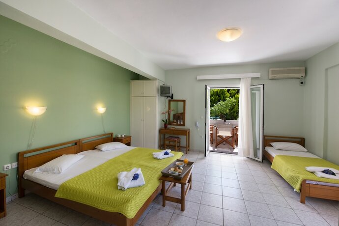 Imagen general del Hotel Christina Studios. Foto 5