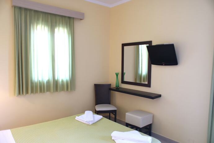 Imagen general del Hotel Christina Studios. Foto 7
