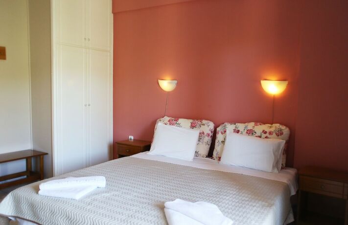 Imagen general del Hotel Christina Studios. Foto 8