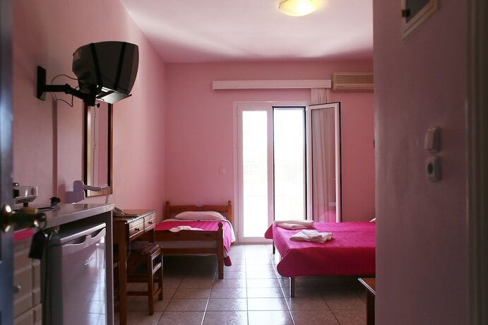 Imagen de la habitación del Hotel Christina Studios. Foto 20
