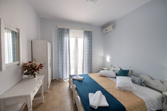 Imagen general del Hotel Christina Studios. Foto 14
