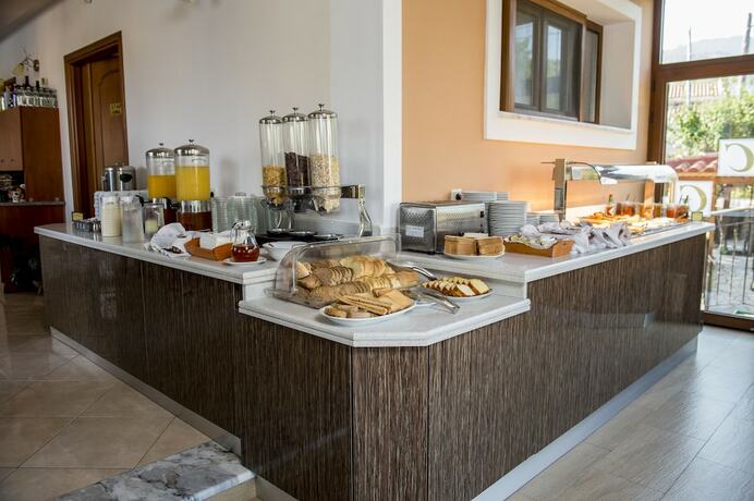 Imagen general del Hotel Christina\'s Garden. Foto 8