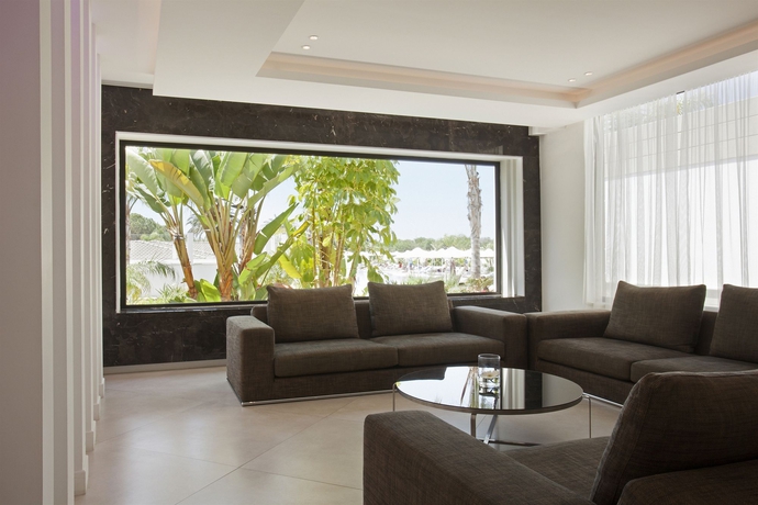 Imagen de los interiores del Hotel Christofinia. Foto 15