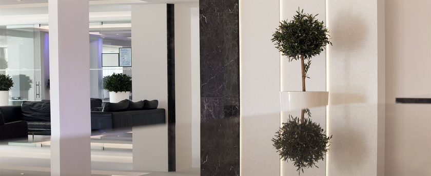 Imagen de los interiores del Hotel Christofinia. Foto 16