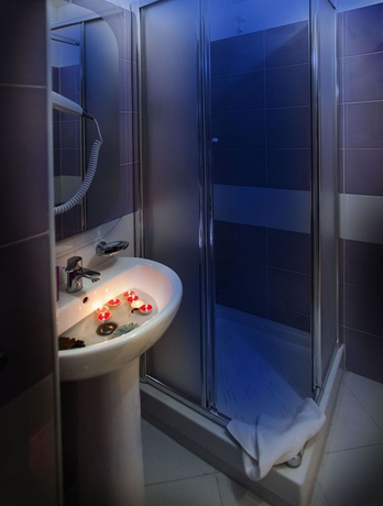 Imagen de la habitación del Hotel Chroma Octho. Foto 10