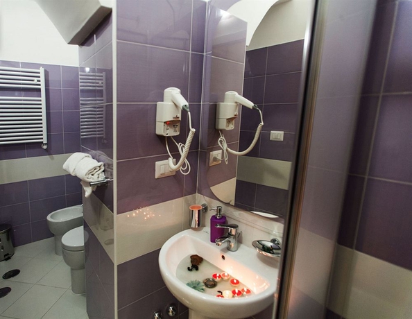 Imagen de la habitación del Hotel Chroma Octho. Foto 11