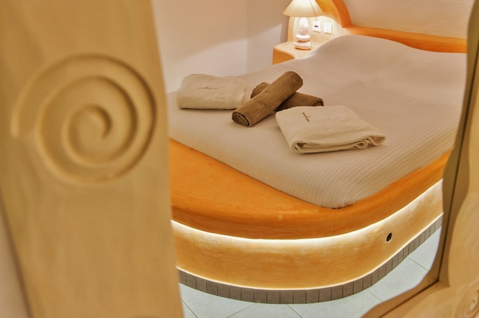 Imagen de la habitación del Hotel Chroma Suites. Foto 9