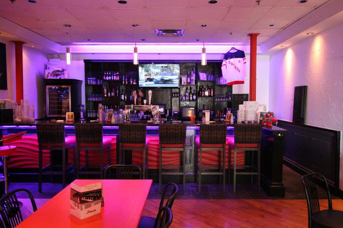 Imagen del bar/restaurante del Hotel Chrome Montreal Centre Ville. Foto 2