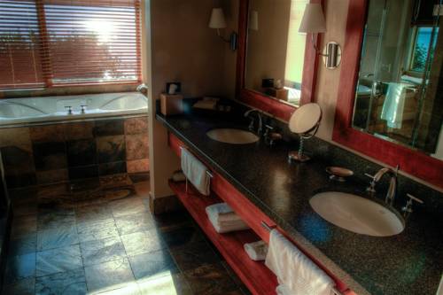 Imagen de la habitación del Hotel Chrysalis Inn and Spa Bellingham, Curio Collection By Hilton. Foto 5