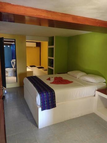 Imagen de la habitación del Hotel Chuburna. Foto 20