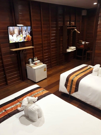Imagen de la habitación del Hotel Chuchai Buri Sri Amphawa. Foto 10