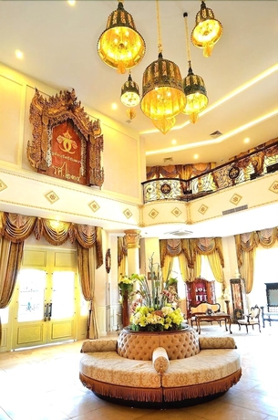 Imagen de los interiores del Hotel Chuchai Buri Sri Amphawa. Foto 17