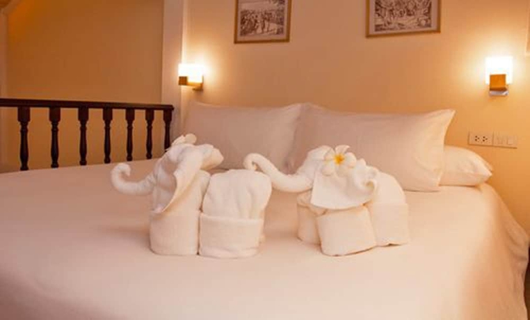 Imagen de la habitación del Hotel Chuchai Buri Sri Amphawa. Foto 12
