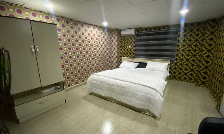 Imagen de la habitación del Hotel Chukzie Suites And Apartments. Foto 17