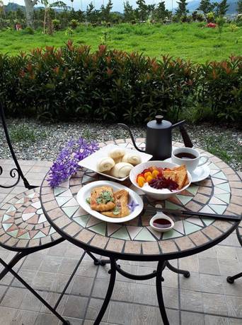 Imagen del bar/restaurante del Hotel Chulu Manor. Foto 3