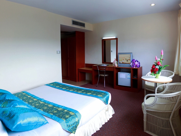 Imagen de la habitación del Hotel Chumphon Gardens. Foto 8