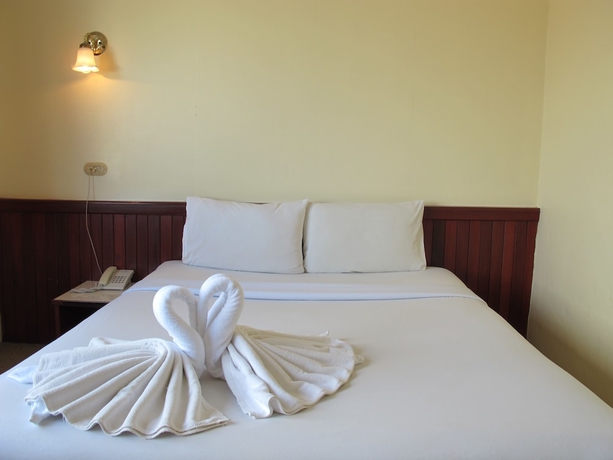 Imagen de la habitación del Hotel Chumphon Palace. Foto 2